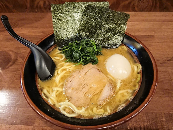 「ラーメン（並）」@横浜家系 まるに家の写真