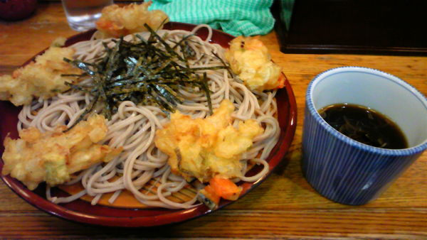 「ざるかき揚げそば490円」@歌舞伎そばの写真