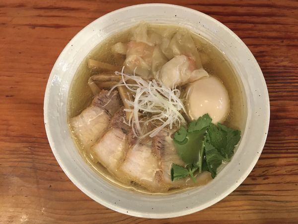 「特製塩らーめん」@純手打ち 麺と未来の写真