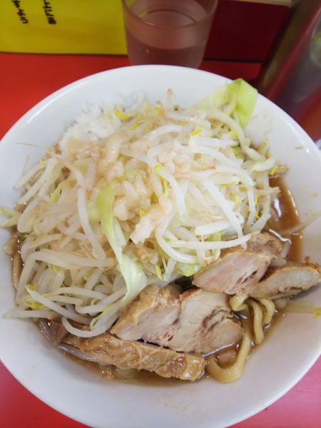 「豚ラーメン ヤサイ、アブラ、タマネギ」@豚ラーメン 蕨店の写真