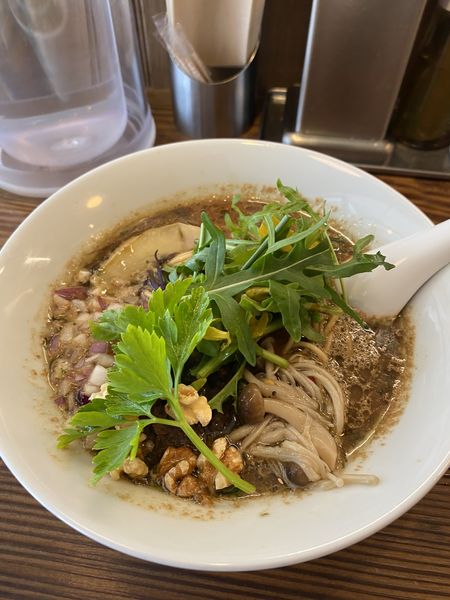 「鹿骨ジビエ白湯醤油らぁ麺 980円」@下北澤 Ramen KUWAJIMA.の写真