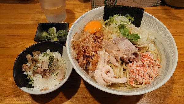 「【限定】ズワイ蟹と鯵のまぜそば～おい飯付～（大） 1200円」@麺屋 ひな多の写真