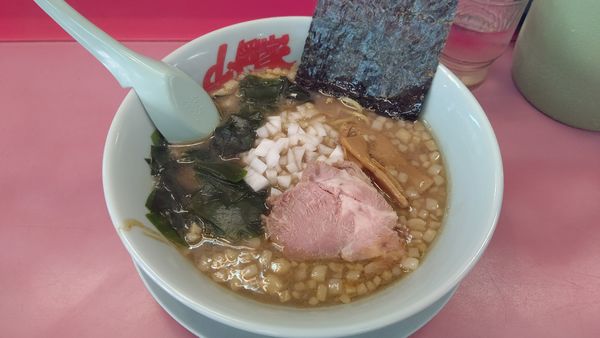 「プレミアム醤油豚骨」@山岡家 平塚店の写真