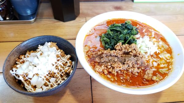 「担々麺850円＋台湾ごはん100円」@ときわ亭の写真