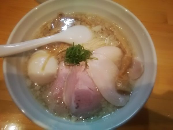 「【限定】☆背脂煮干らーめん（salt）(全乗せ)+和え玉」@麺響万蕾の写真