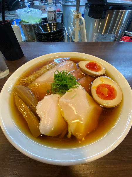 「特製醤油ラーメン」@らぁ麺 紫陽花の写真