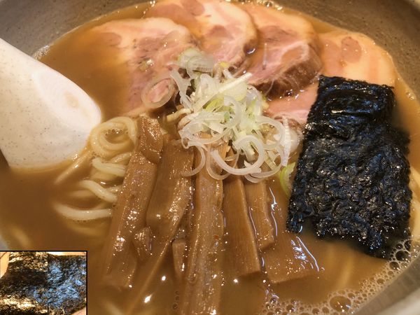 「らーめん（大）＋チャーシュー＋のり」@麺屋吉左右の写真