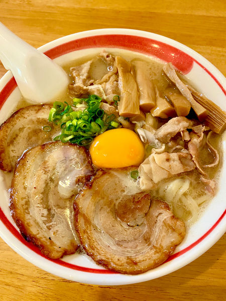 「肉ラーメン900円+メンマ100円→替え玉100円」@とんこつラーメン 光★MENJIの写真