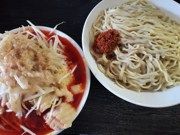 「辛麺つけ麺:1050円(大盛:100円、麺まし800g)」@豚星。の写真