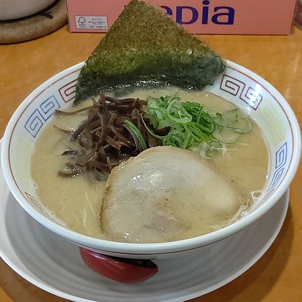 「白豚骨ラーメン(醤油)」@つけ麺中華そば 節 本八幡店の写真