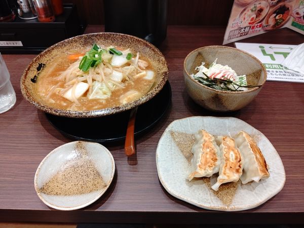 「野菜味噌ラーメン(並盛・170g)880円」@越後秘蔵麺 無尽蔵 外伝 たかさき家の写真