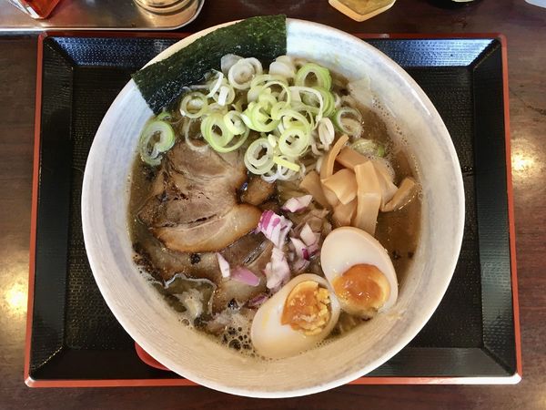 「サッポロ生ビール黒ラベル 中瓶 → 特製煮干しラーメン 大盛」@麺旨のほんわかの写真