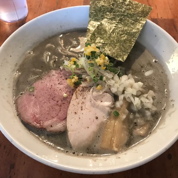 「濃厚煮干鶏白湯ラーメン（￥850）」@なかよしバル ボラチョバンチョの写真