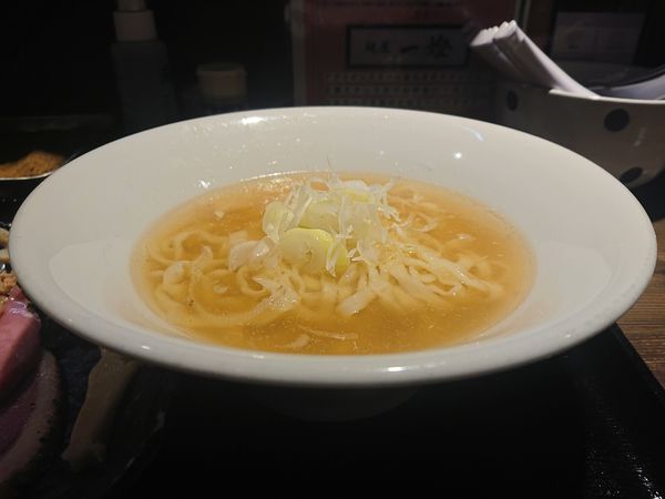 「特製鴨出汁塩そば」@鴨出汁中華蕎麦 麺屋yoshikiの写真