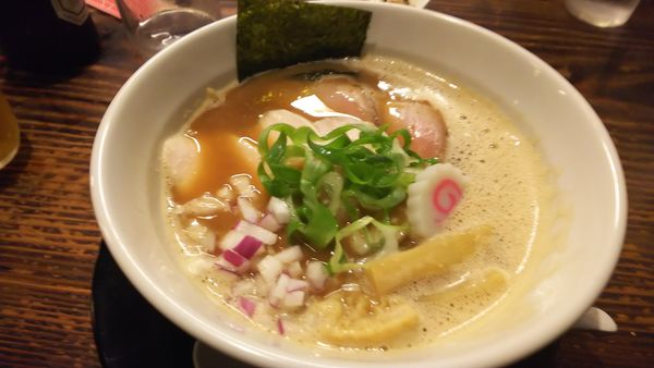 「鶏白湯醤油らーめん 750円」@中華そば かーかっかの写真