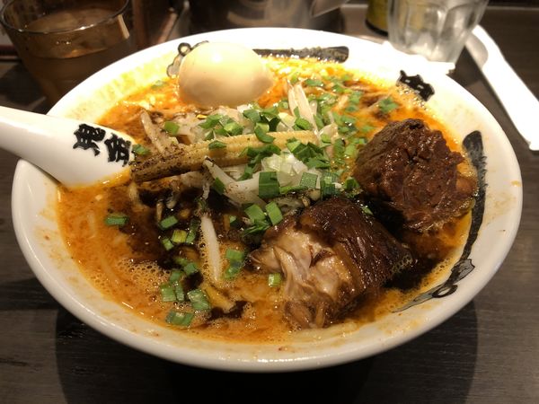 「特製カラシビ味噌らー麺+ビール」@カラシビ味噌らー麺 鬼金棒の写真