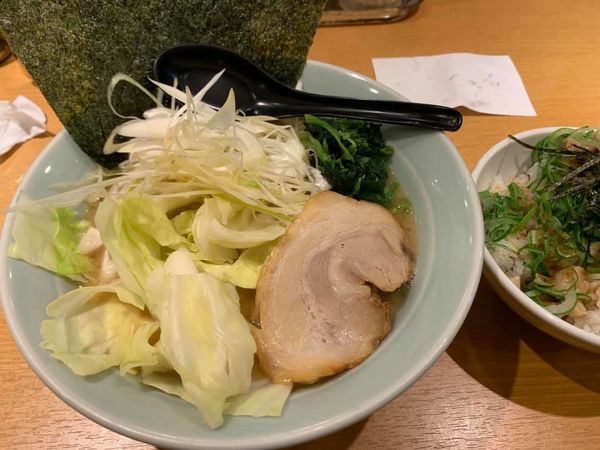 「キャベツネギラーメン＋ネギチャーシュー丼」@ラーメン銀家 戸塚店の写真