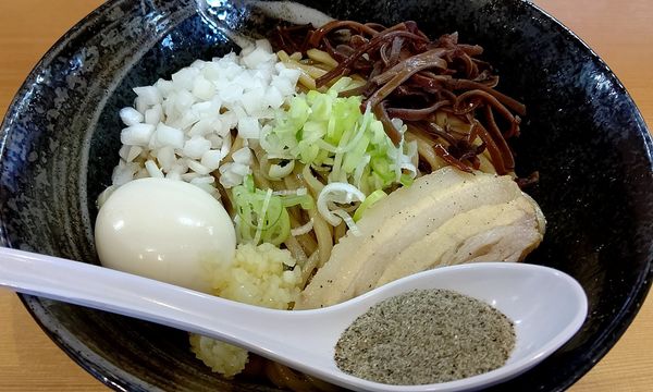 「煮干し油そば 味玉」@麺堂 稲葉の写真