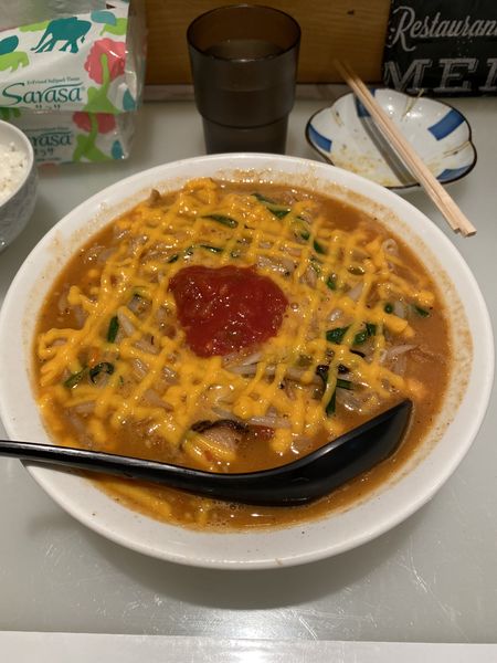 「超濃厚チリトマトチーズ味噌ラーメン」@九州博多らーめん麺屋 悟空 立川店の写真