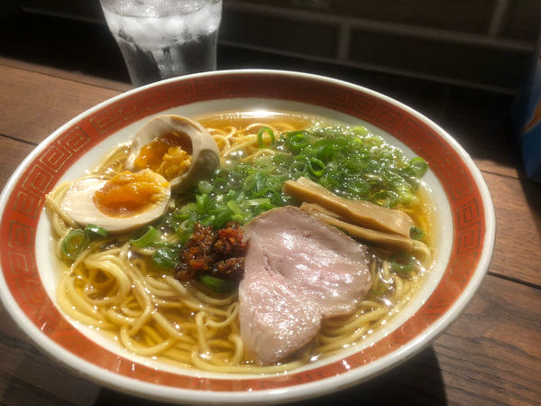 「えび醤油らーめん」@二代目 もんごい亭の写真