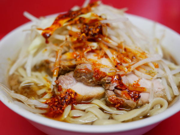 「小 辣油」@ラーメン二郎 千住大橋駅前店の写真