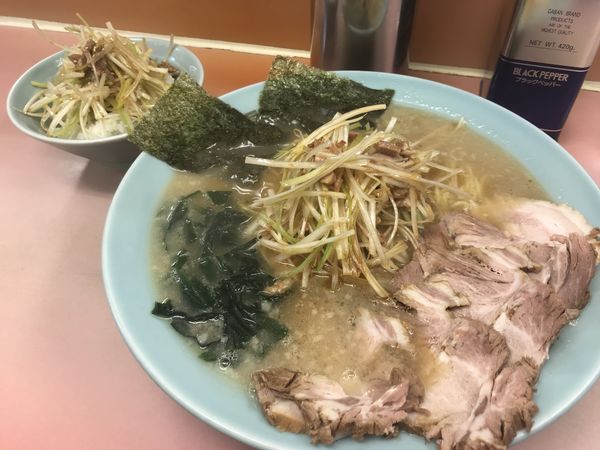 「ネギチャーシュー麺 中」@ラーメンショップ椿 新奥多摩街道店の写真