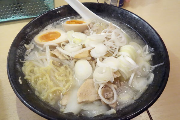「塩味玉らーめん」@札幌味噌らーめん 葵葉 一番町本店の写真