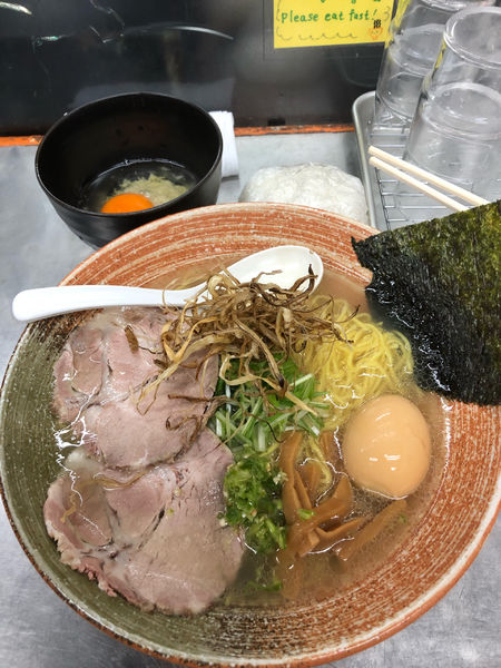 「虎河豚出汁塩ラーメン＋虎河豚の身ソース+2」@覆麺 智の写真