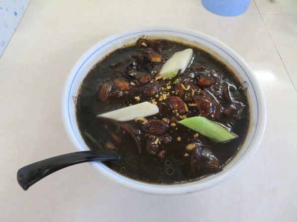 「コロナタイム限定　ブラック＆ブラック　カレーラーメン　900」@中華 タンタンメン 隆翔の写真