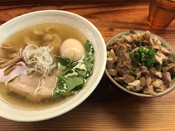 「卵入り塩ラーメン」@純手打ち 麺と未来の写真