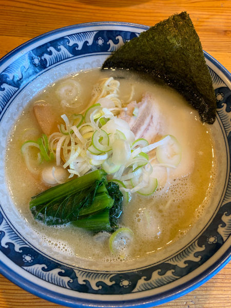 「熟成豚骨塩ラーメン」@龍神麺の写真
