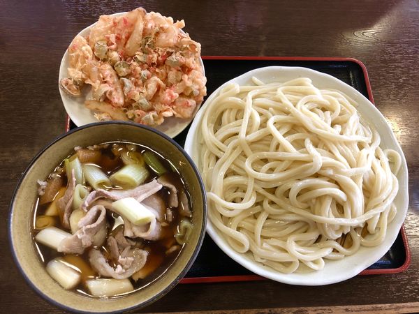 「肉汁うどん (中) ¥950+野菜かき揚げ ¥120」@藤店うどん 大宮店の写真