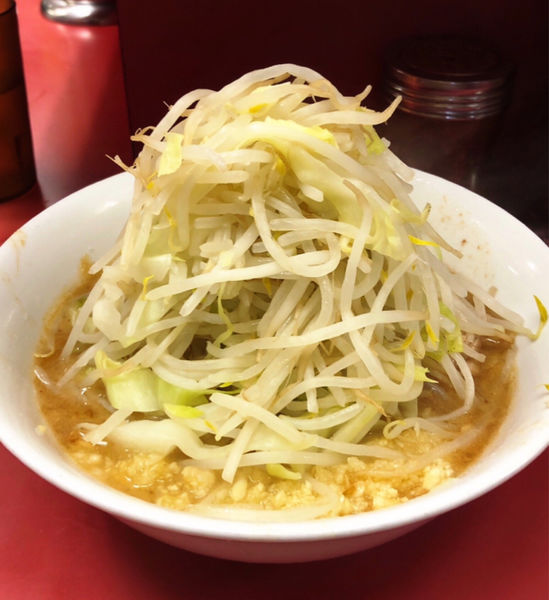 「少なめ(ニンニクマシ.ヤサイ)」@ラーメン二郎 ひばりヶ丘駅前店の写真