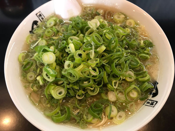 「ねぎラーメンバリ固　880円」@博多長浜らーめん 風び つきみ野店の写真