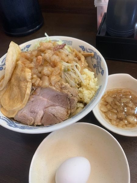 「油そば（大）850円　南部せんべい 100円」@ラーメンどでん 大宮店の写真