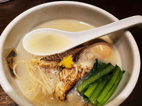 「味玉真鯛ら～めん1000円」@真鯛らーめん 麺魚 神保町店の写真