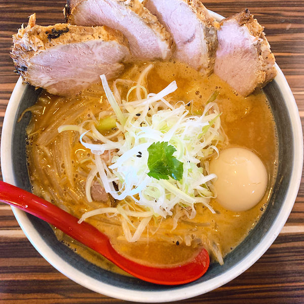 「海の味噌味玉焼豚そば」@中華そば 螢の写真