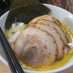 塩ちゃーしゅー麺+大盛り（ランチサービス）