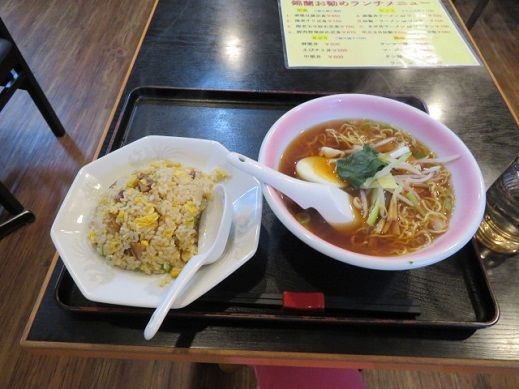 「ラーメンと半チャーハン　750円」@錦蘭の写真
