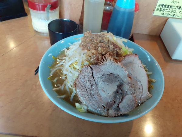 「中ラーメン」@立川マシマシ ロイヤルスープの写真