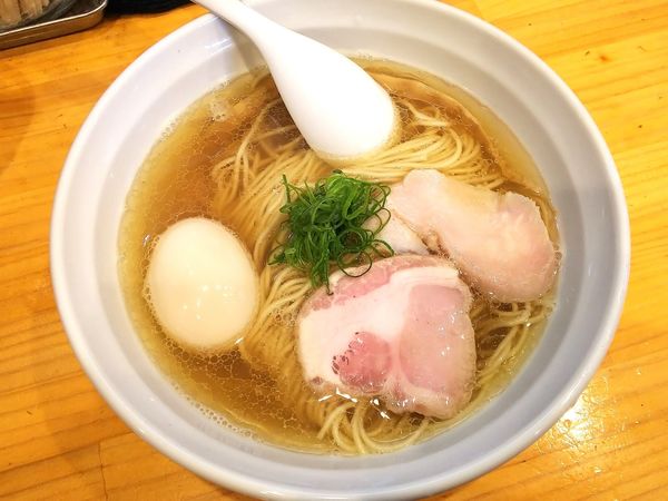 「味玉白醤油らーめん　1000円」@麺響万蕾の写真
