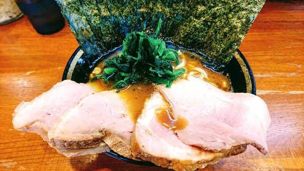 「チャーシューメン(麺硬め･味濃いめ)+海苔」@末廣家の写真