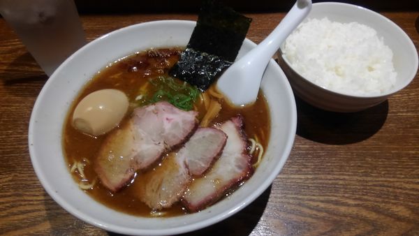 「特製うめやそば、ライス」@中華そば うめやの写真