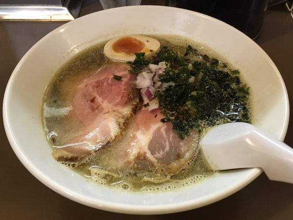 「煮干しソバ ＋ 烏賊油和え玉」@鶏こく中華 すず喜の写真