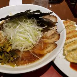 ニンニク焦がし醤油太麺+全トッピング、餃子