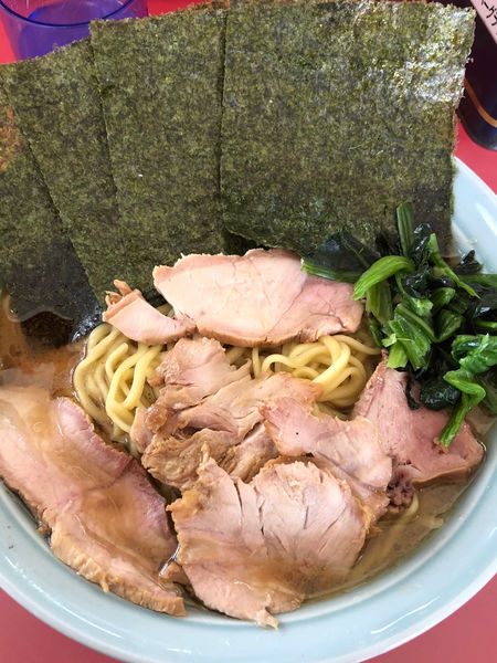 「チャーシュー麺大盛り　海苔　ライス」@沼津家の写真