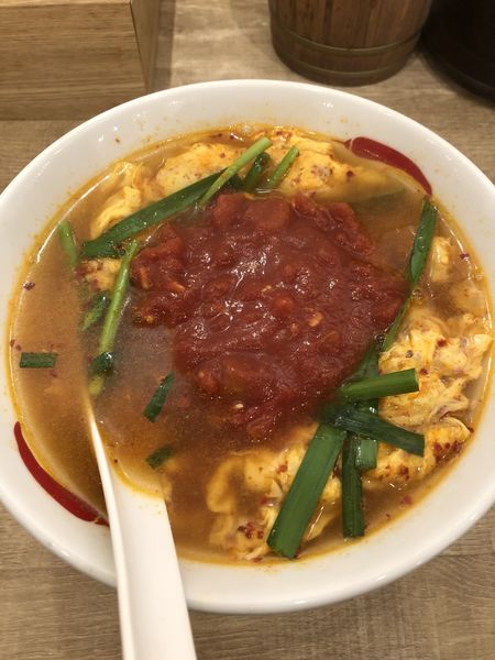 「トマト辛麺(辛さ1・こんにゃく麺)900円」@辛麺屋 一輪の写真