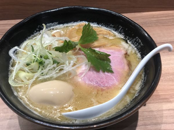 「白湯鶏そばチャーシュー」@鶏そば うえ原の写真