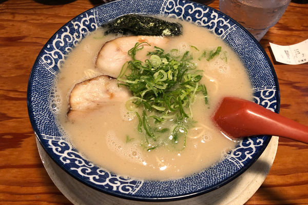 「博多とんこつ700円+替玉120円」@博多ラーメン鶴亀堂 鶴ヶ島店の写真