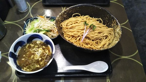 「たっぷり野菜鶏つけそば　大盛り　細麺　冷やもり」@三ツ矢堂製麺 大船店の写真